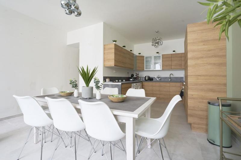 Maison - 137 m² - 8 pièces