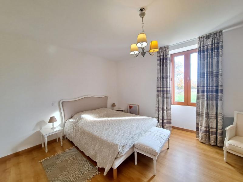 Maison - 375 m² - 10 pièces