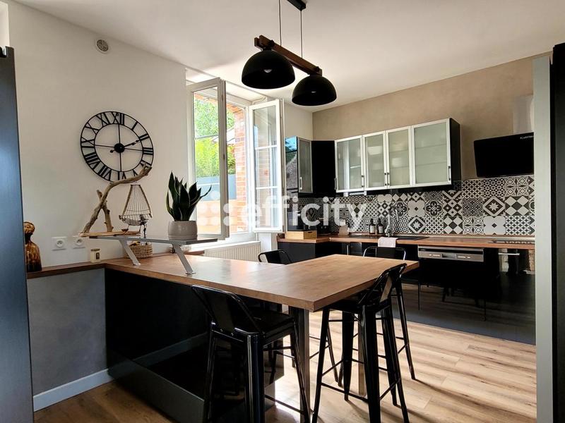 Maison - 181 m² - 6 pièces