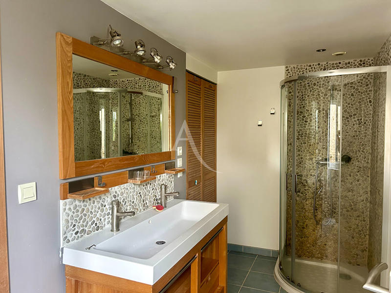 Maison - 105 m² - 4 pièces