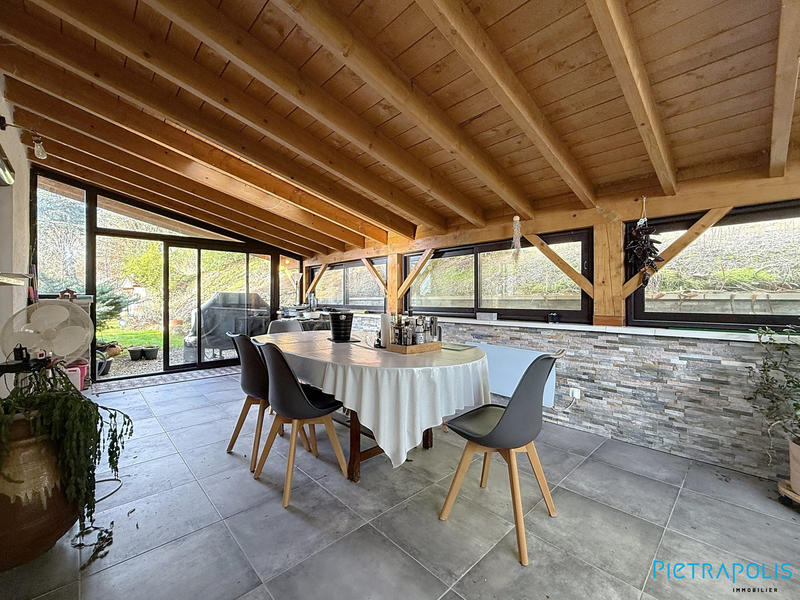 Maison - 95 m² - 6 pièces