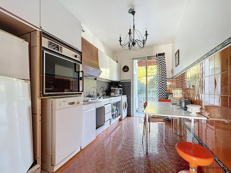 Appartement - 75 m² - 3 pièces