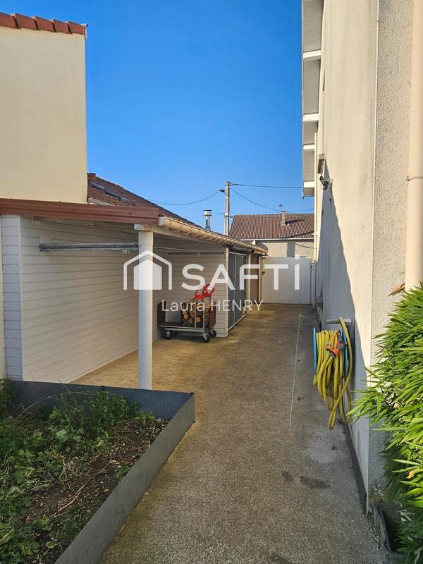 Maison - 215 m² - 6 pièces