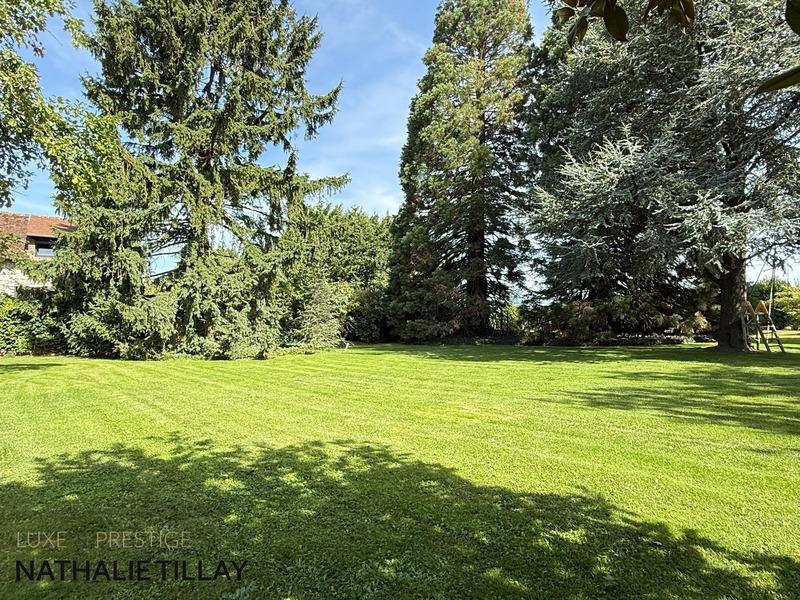 Propriété - 250 m² - 8 pièces