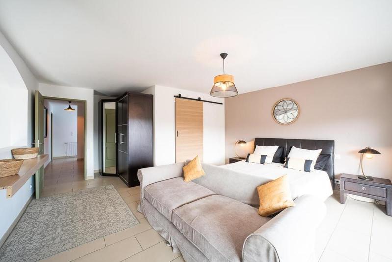 Villa - 250 m² - 8 pièces