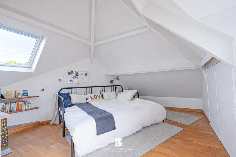 Maison - 218 m² - 9 pièces