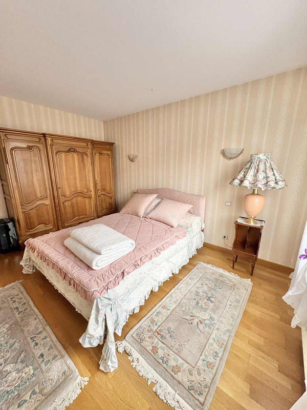 Maison - 219 m² - 6 pièces