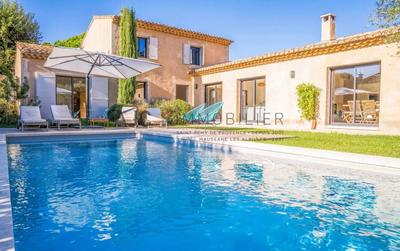 Maison - 190 m² - 4 pièces