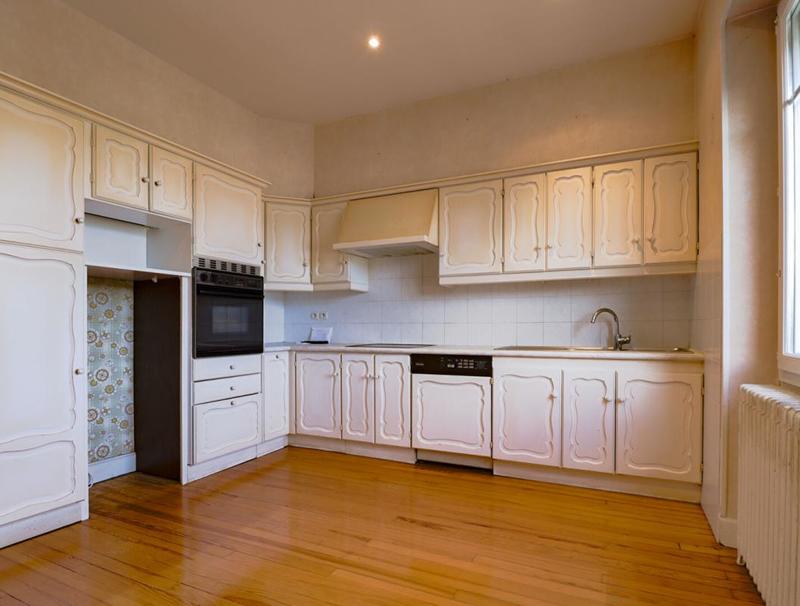 Maison - 241 m² - 9 pièces