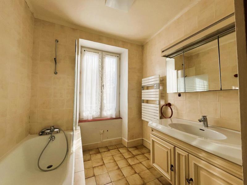 Maison - 102 m² - 4 pièces