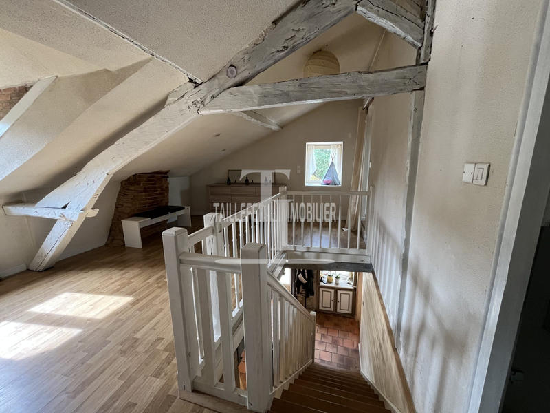 Maison - 230 m² - 8 pièces