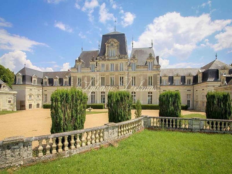 Château - 1 600 m² - 45 pièces