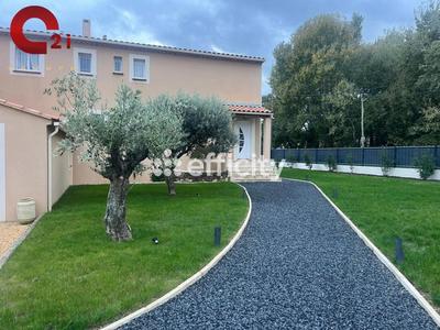 Maison - 203 m² - 7 pièces