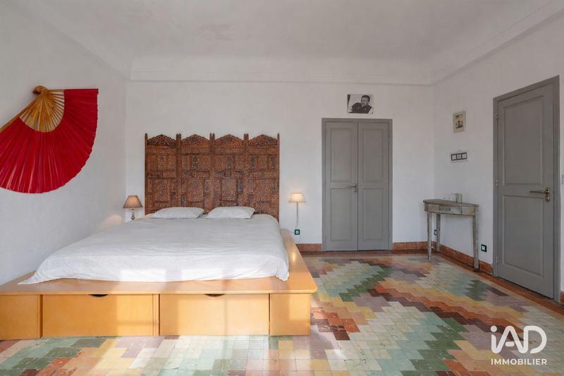 Maison - 331 m² - 8 pièces