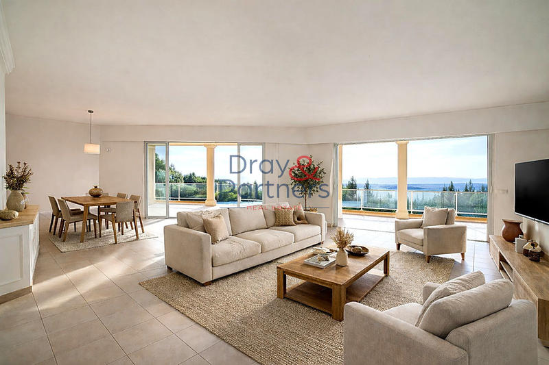 Villa - 260 m² - 6 pièces