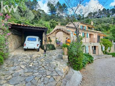 Maison - 172 m² - 8 pièces