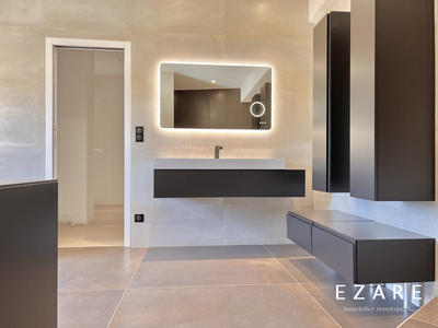 Maison - 600 m² - 13 pièces