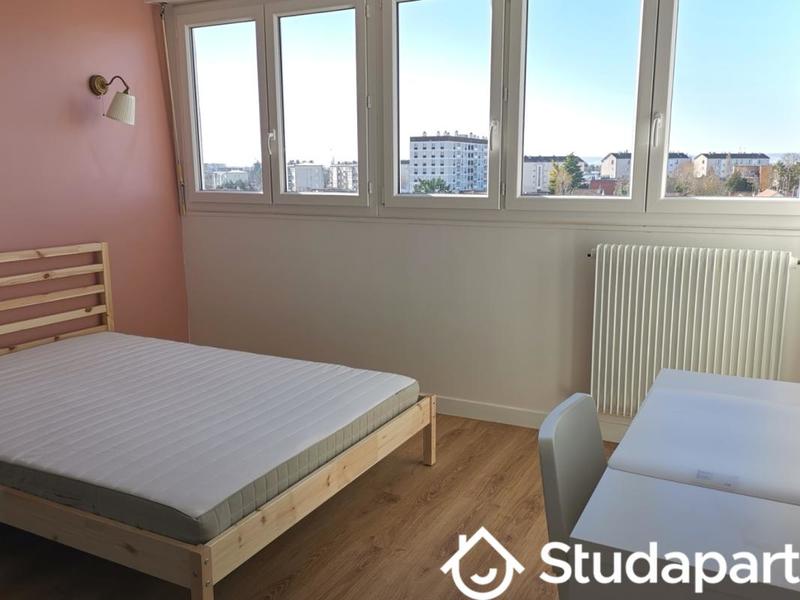 Chambre - 12 m² - 1 pièce