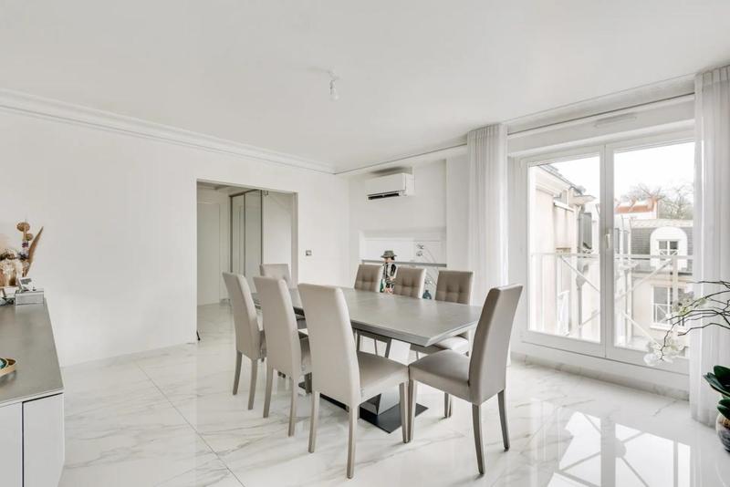 Appartement - 150 m² - 6 pièces