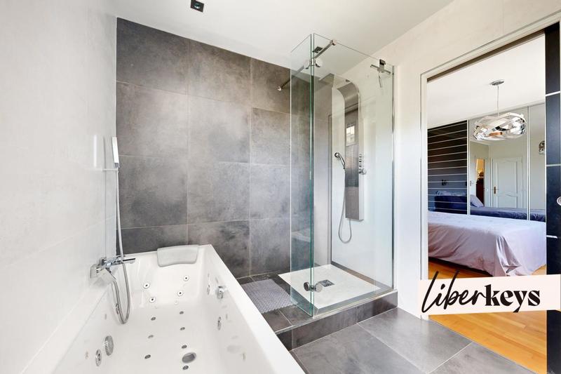 Maison - 182 m² - 6 pièces