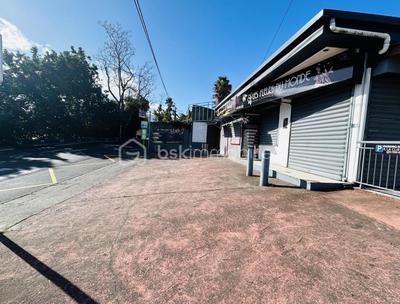 Local commercial - 86 m² - 2 pièces