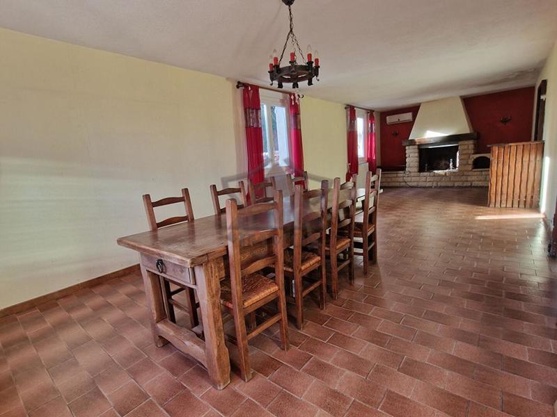 Maison - 320 m² - 9 pièces