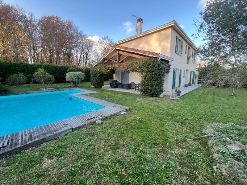 Maison - 177 m² - 6 pièces
