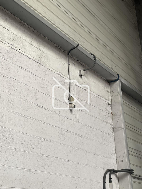 Entrepôt - 3 000 m²