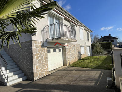 Maison - 128 m² - 8 pièces