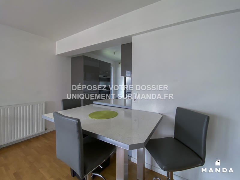 Chambre - 12 m² - 4 pièces