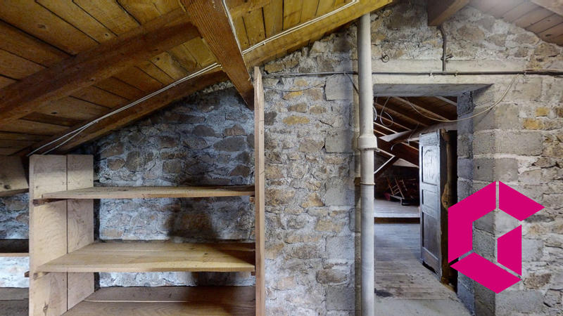 Maison - 700 m² - 12 pièces