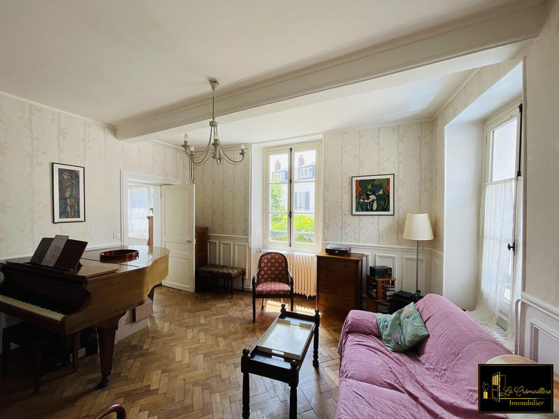 Maison - 162 m² - 8 pièces