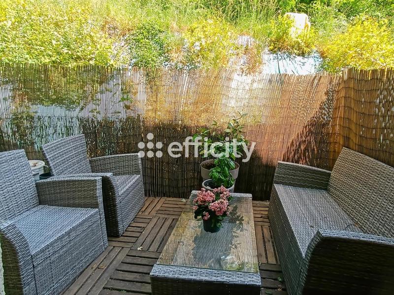 Maison - 232 m² - 12 pièces