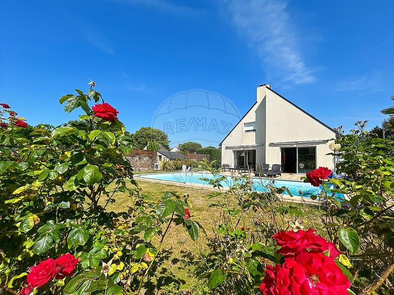 Maison - 180 m² - 7 pièces