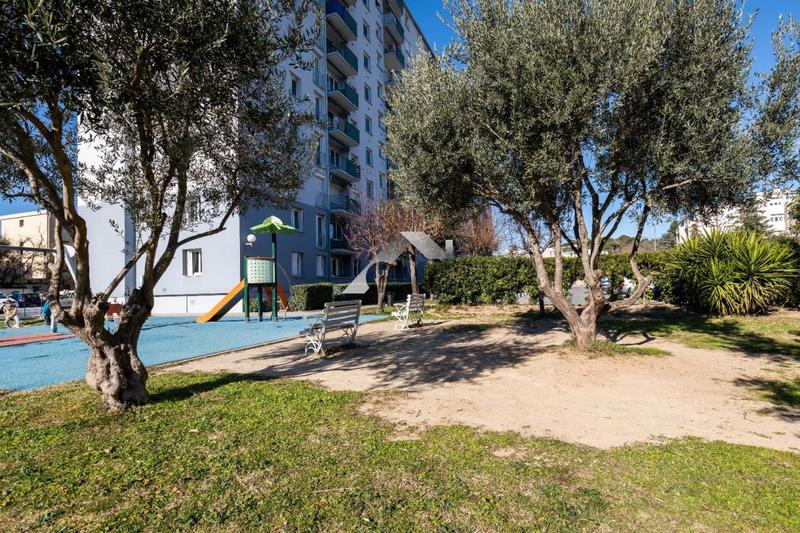 Appartement - 79 m² - 4 pièces