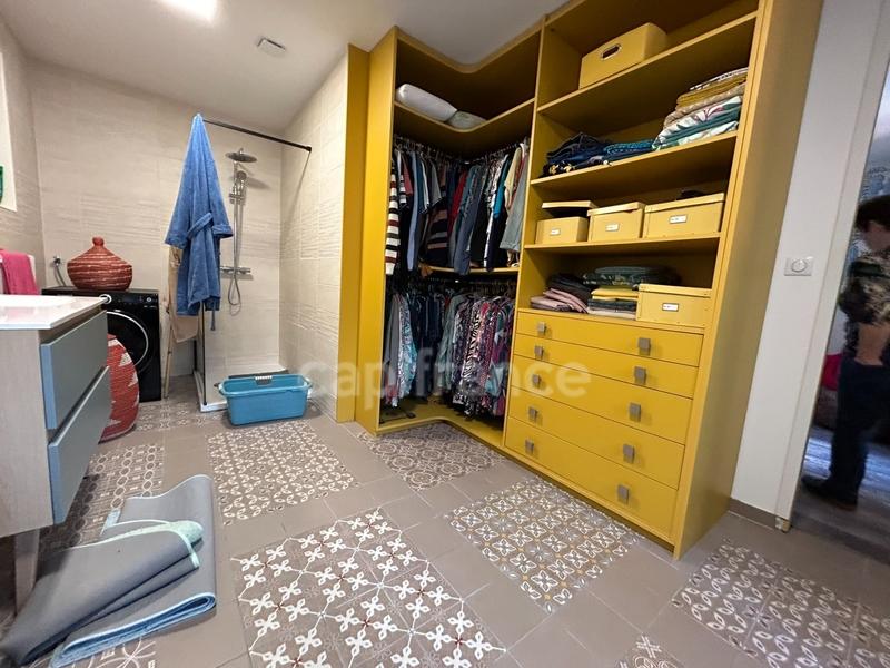 Maison - 390 m² - 11 pièces