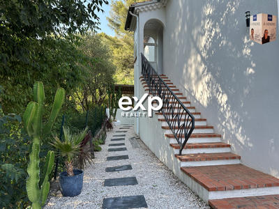 Maison - 99 m² - 4 pièces