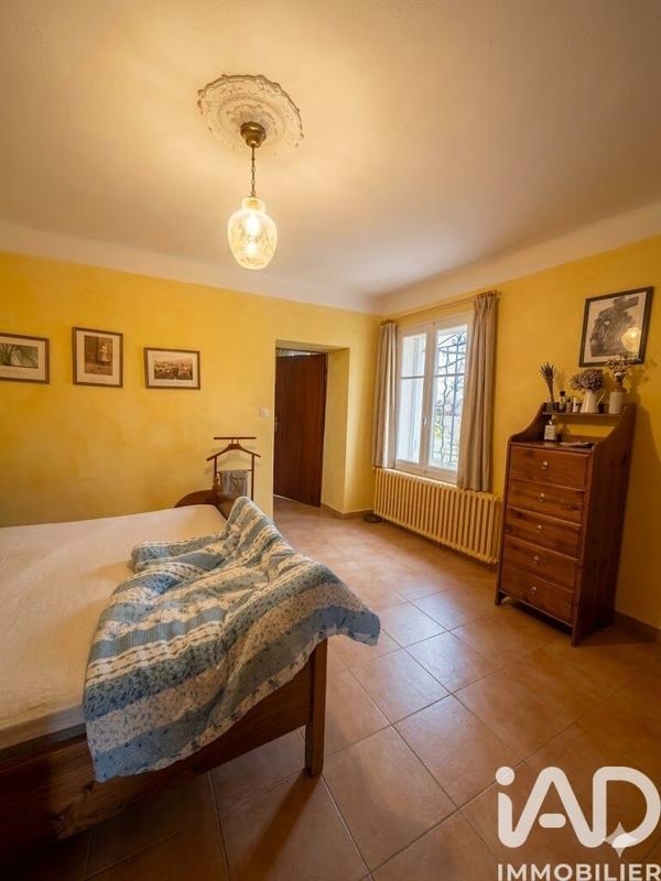 Maison - 270 m² - 9 pièces