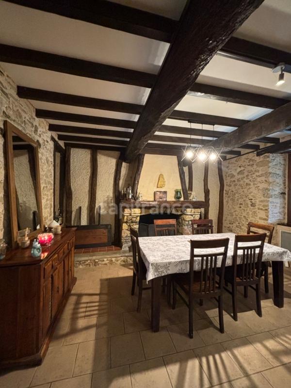 Propriété - 310 m² - 12 pièces