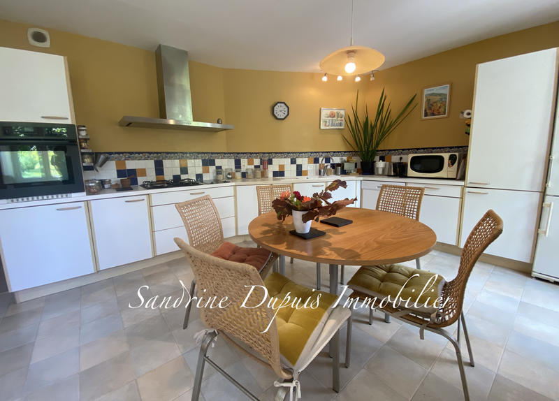 Maison - 210 m² - 7 pièces