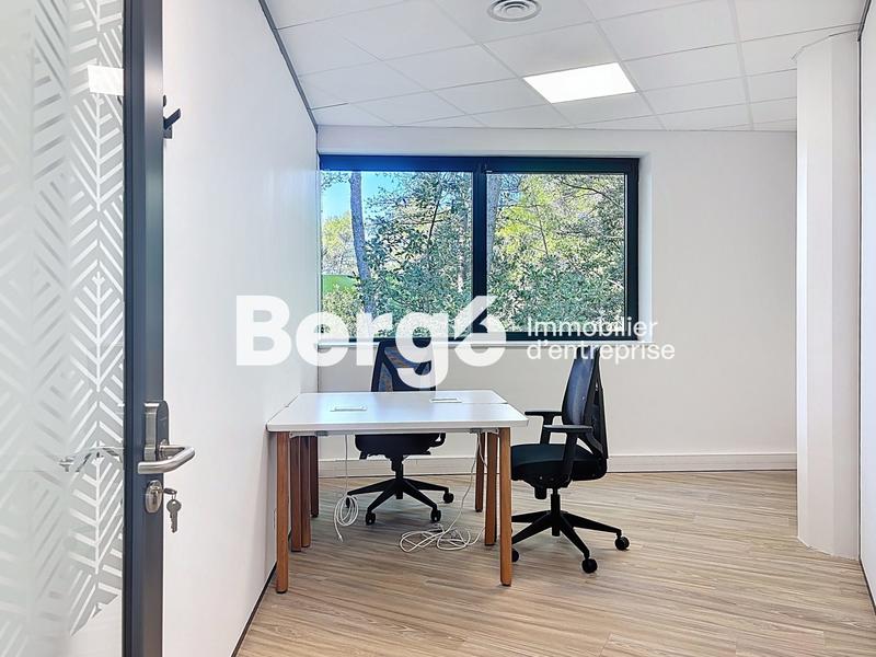 Bureau - 487 m²