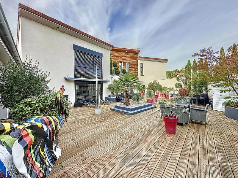 Appartement - 320 m² - 6 pièces