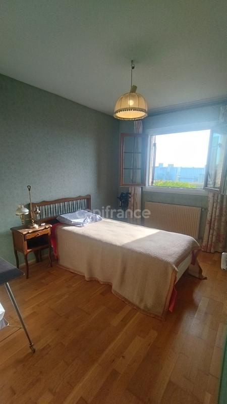 Maison - 99 m² - 5 pièces