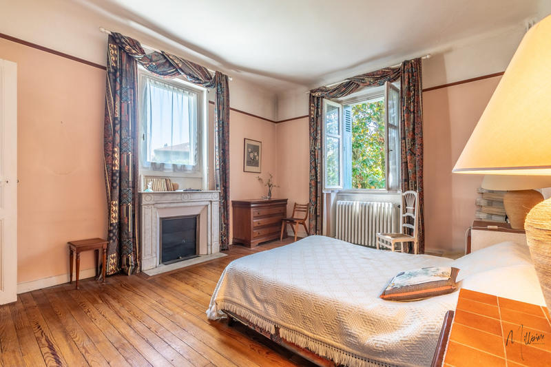 Maison - 288 m² - 12 pièces