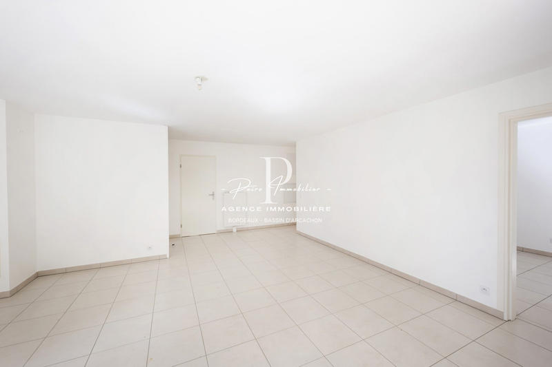 Appartement - 82 m² - 3 pièces