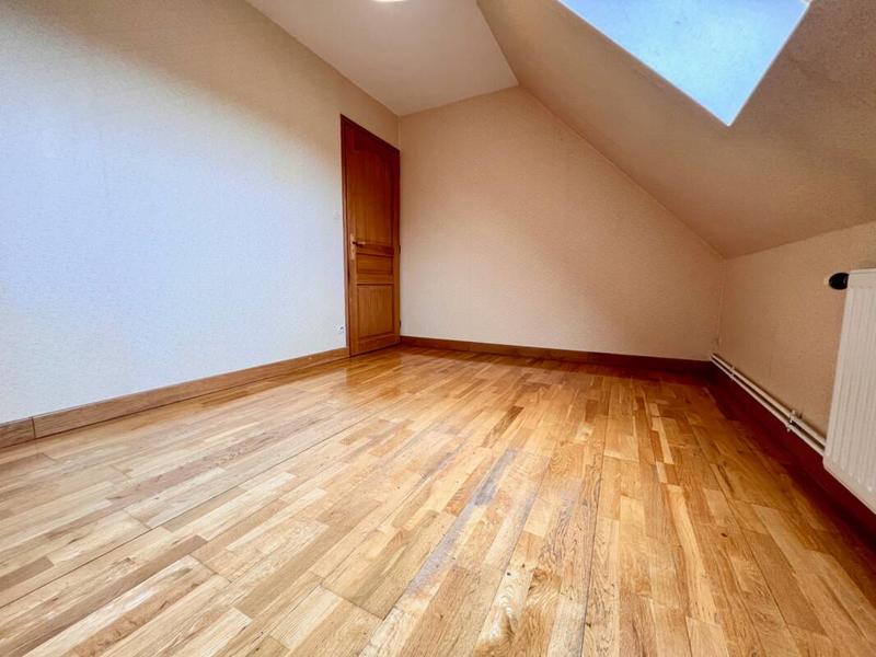 Maison - 185 m² - 8 pièces