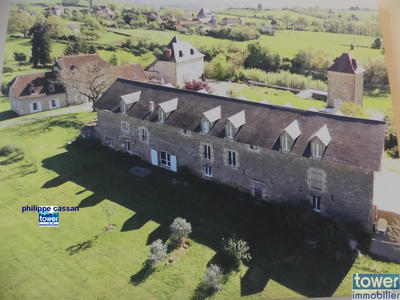 Propriété - 830 m² - 32 pièces