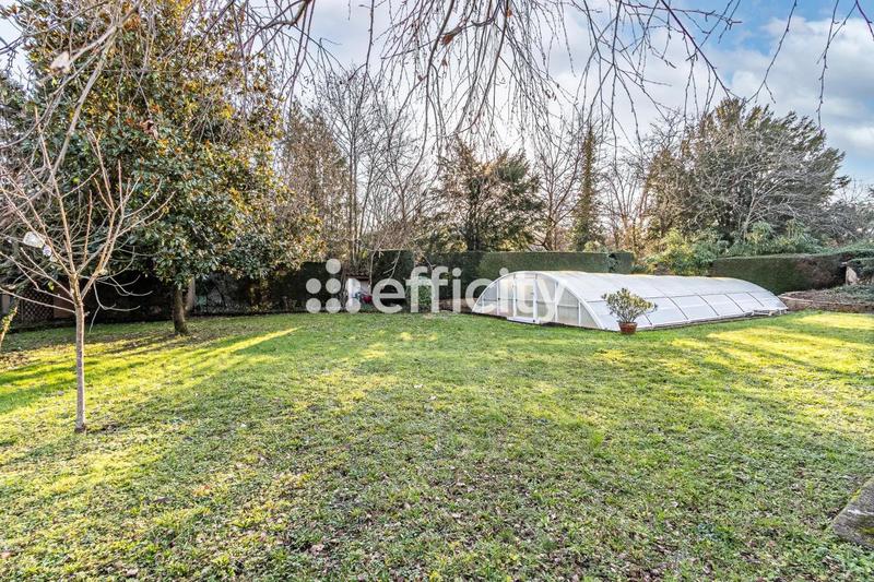 Pavillon - 212 m² - 7 pièces