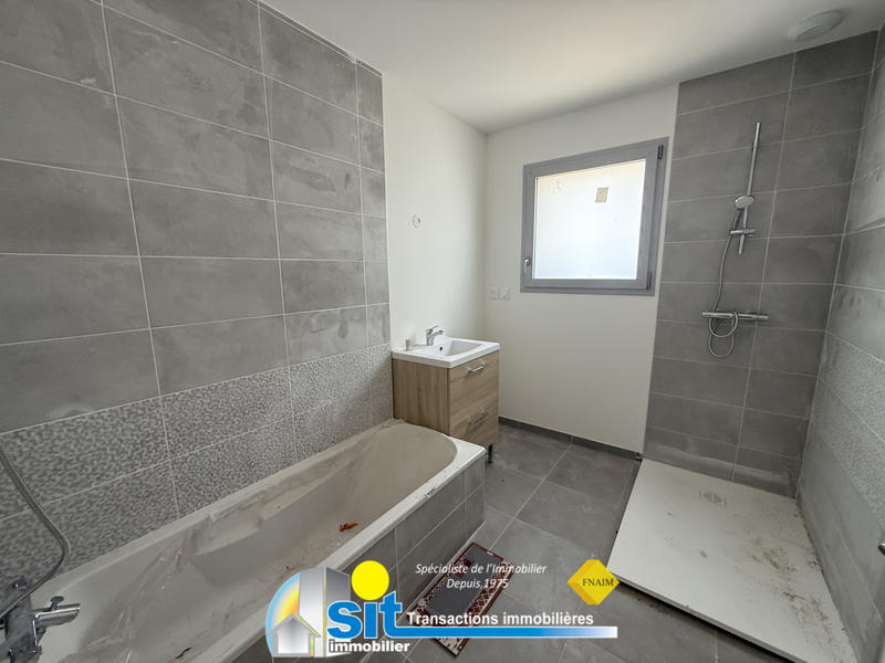 Villa - 100 m² - 5 pièces