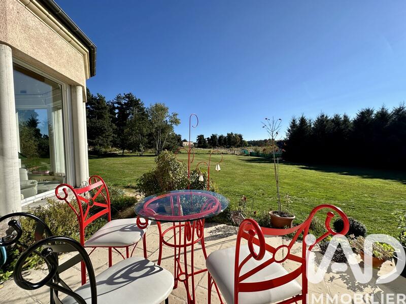 Maison de maîtres - 303 m² - 13 pièces